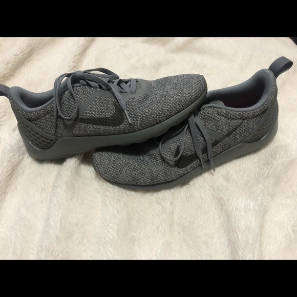 nike lunarestoa 2 se cool grey